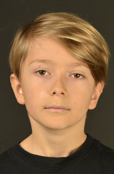 9 Ya Erkek ocuk Cast - Jamie Alexander Yates