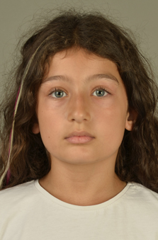 8 Ya Kz ocuk Manken - Mira Engin