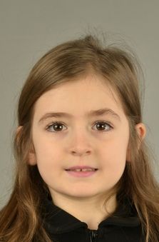 7 Ya� K�z �ocuk Oyuncu - Defne Soyel