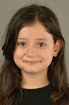 9 Ya� K�z �ocuk Oyuncu - Zeynep �kra Ba�