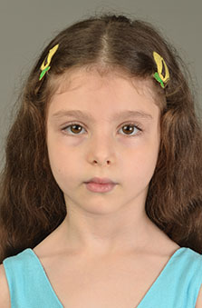 6 Ya� K�z �ocuk Oyuncu - Deren Ba�ta�