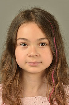7 Ya� K�z �ocuk Cast - Asl� Mira K�l�n�