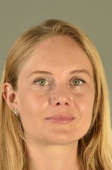 31 - 40 Ya� Bayan Cast - Emine Akba�