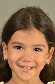 4 Ya� K�z �ocuk Manken - Derin �ekercio�lu
