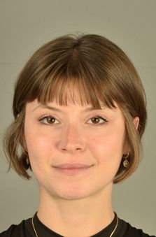 20 - 25 Ya� Bayan Cast - Ay�e Kennedy-H�bberd